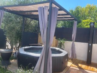 Villa entière piscine jacuzzi venelles - 7