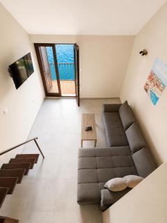 Beachfront Apartment with Stunning Sea Views - Renovated 2025 - 7