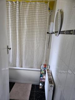 Cozy Room in Central Dublin with Garden Access - 4