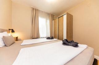 Prime Stay - Modern 3 Bedroom Family Apartment with Parking Included & Garden Access - Budapest - 5