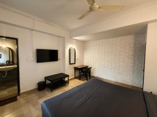 La Petite Boutique Hotel - walk to beach & Minutes from Airport - 2