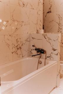 Premium King David Residence - Heart of Tbilisi - GYM SPA POOL - 5