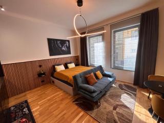 Modern Escape in Award-Winning Residence - 6