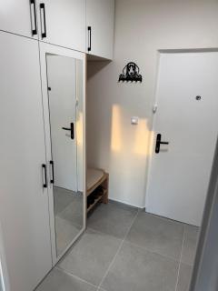 Newly renovated flat next to forest park - 1