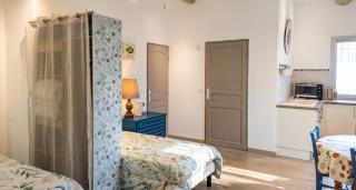 Charmant studio avec piscine partagée à Cabrières-d'Avignon - 4