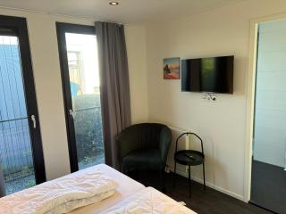 Breskens Chalet Ocean Lodge mit Zaun & Windschutz Nr G127 - 1