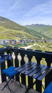 Laura Studio Saint-Lary Pla d'Adet Pied des pistes balcon Vue vallée Dog Friendly - 1
