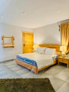 Granny's Den - Nathia Gali - 0