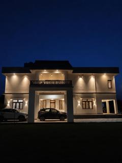 Private Farm with Big Size Pool & 7 Rooms in Kukas - 0