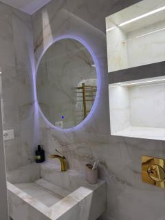 White Harmony Apartment - 7
