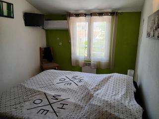 Villa climatisée 4-6 pers avec piscine, terrasse & jardin - 2 min plage - 3