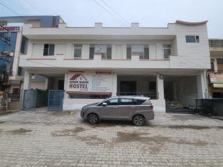 Luxury Heaven Hostel For Couples, Students, Faculties, Corporates - 0