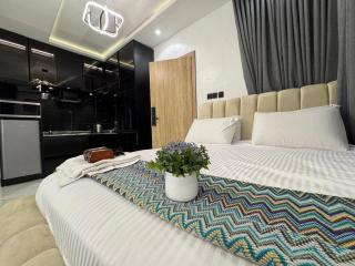A Luxurious and Comfortable Studio Apartment - 3