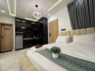 A Luxurious and Comfortable Studio Apartment - 0