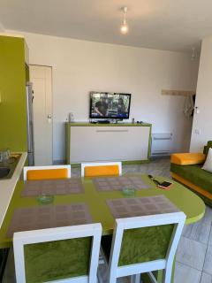 Lalzi Holiday Home 2 - 1