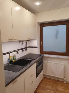 Ruhige 80 m2 Duplexwohnung mit Garten, 2 Bädern und Parkplatz nahe Innenstadt - München - 6