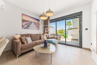 Oasis Beach Sunscape Penthouse, Private rooftop and resort wellness by OYOOSTAYS - 9