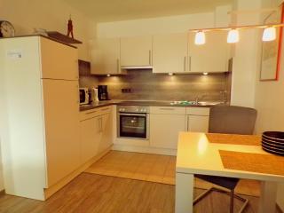 Residenz Meeresbrandung 44 , Studiowohnug mit TV,Komfortbett,Einbauküche, Geschirrspüler, Südterrasse mit Strandkorb, Schwimmbad, Sauna und Tiefgarage, Wlan ! - 9