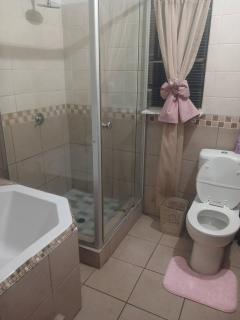 Cozy Guest Room with Private Facilities in Randburg - 7