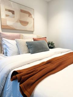 CBD Apartment, Sleeps 4 with Free Car Park - 0