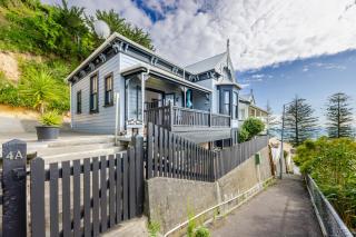 Art Deco Seaview Retreat - 7