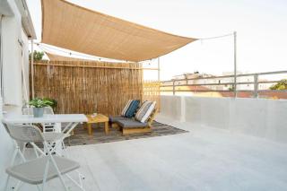 Uri's Boutique Rooftop - 7