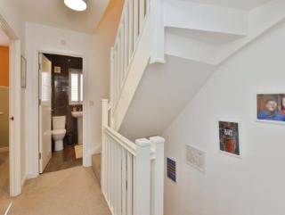 Modern Private Room with Free Parking near MK Hospital and Stadium MK - 4