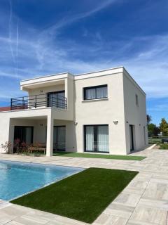 Villa 220 m2 avec 5 chambres 6 lits doubles 2 toilettes 2 salles de bain - 9