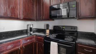 Landing Stylish 1BD Clubhouse Game Room - 4