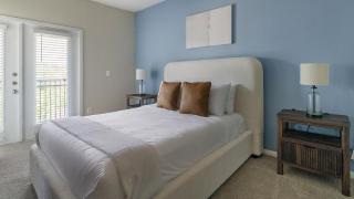 Landing Stylish 1BD Clubhouse - 9