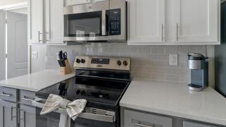Landing Stylish 1BD Clubhouse - 8
