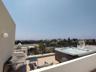 Othello Apartment with Pool, Balcony, Rooftop Hot Tub & 800 m walk to sandy beach - 8