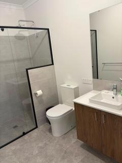 Brand New Private 2BedRoom Guest House Near Airport & CBD - 3