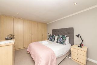 3 Bedroom Hilltop Home with Spectacular Views - 6