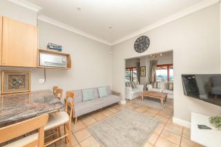 3 Bedroom Hilltop Home with Spectacular Views - 1