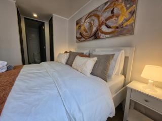 Modern 1BR Apartment with Parking Downtown Santiago - 8