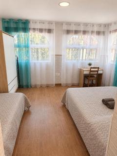 Costacabana Beach Apartment 2 Bedrooms 5 Min walk to Beach - 5