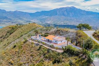 Villa Enya | Private Pool & Scenic Views - 0