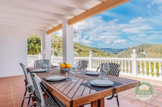 Villa Enya | Private Pool & Scenic Views - 4