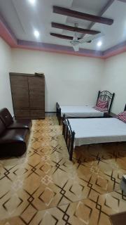 Bread and Bed Guest House Near Gerrys Visa Centre Islamabad - 3