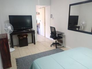 The Acacias Nook Bnb - 6
