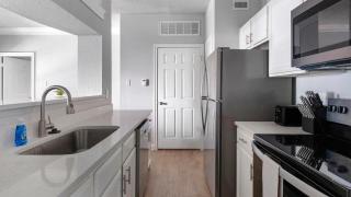 Landing Incredible 1BD Clubhouse - 3