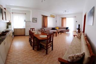 Vito's Beautiful Beach Apartment - 9