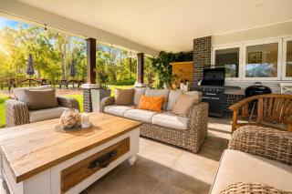 Spacious 6BR Mansion with Pool Sauna BBQ - 9