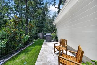 New Luxe 5BR 4BA Pool Villa in The Woodlands - 4