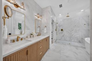 New Luxe 5BR 4BA Pool Villa in The Woodlands - 7