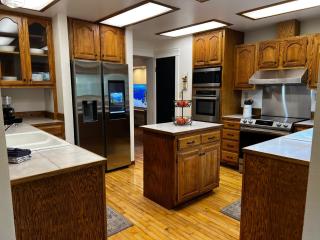 Crater Lake Base Camp - Sleeps up to 10 - Family Friendly - 7