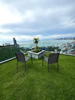 Unixx Pattaya Pool Sauna and Sky Garden - 2