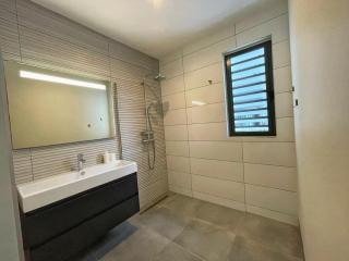 Elegant Resort Apartment Pool Near Top Beaches - 6