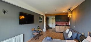 4 Season Apartments - 1
